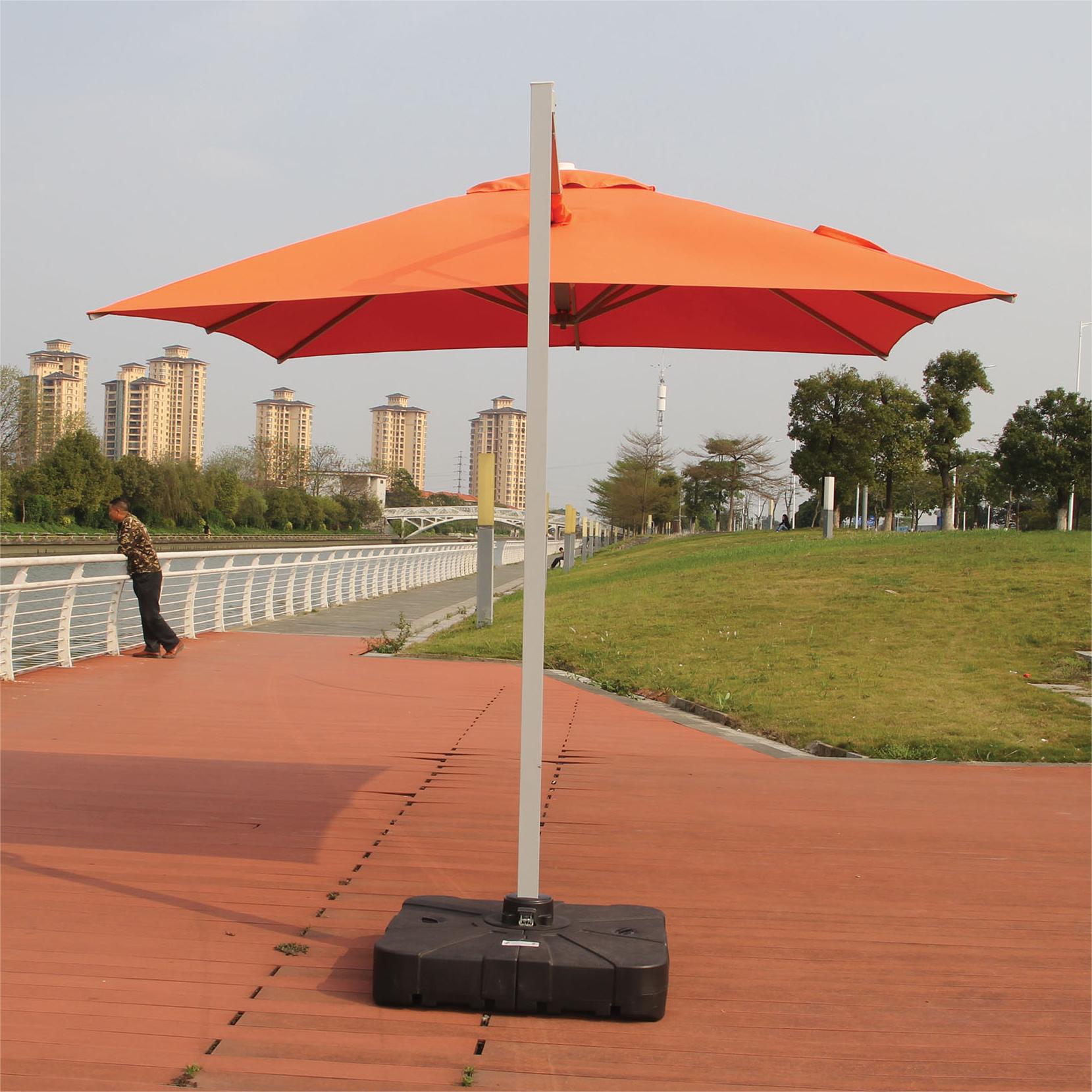 luxury cantilvever parasol.jpg