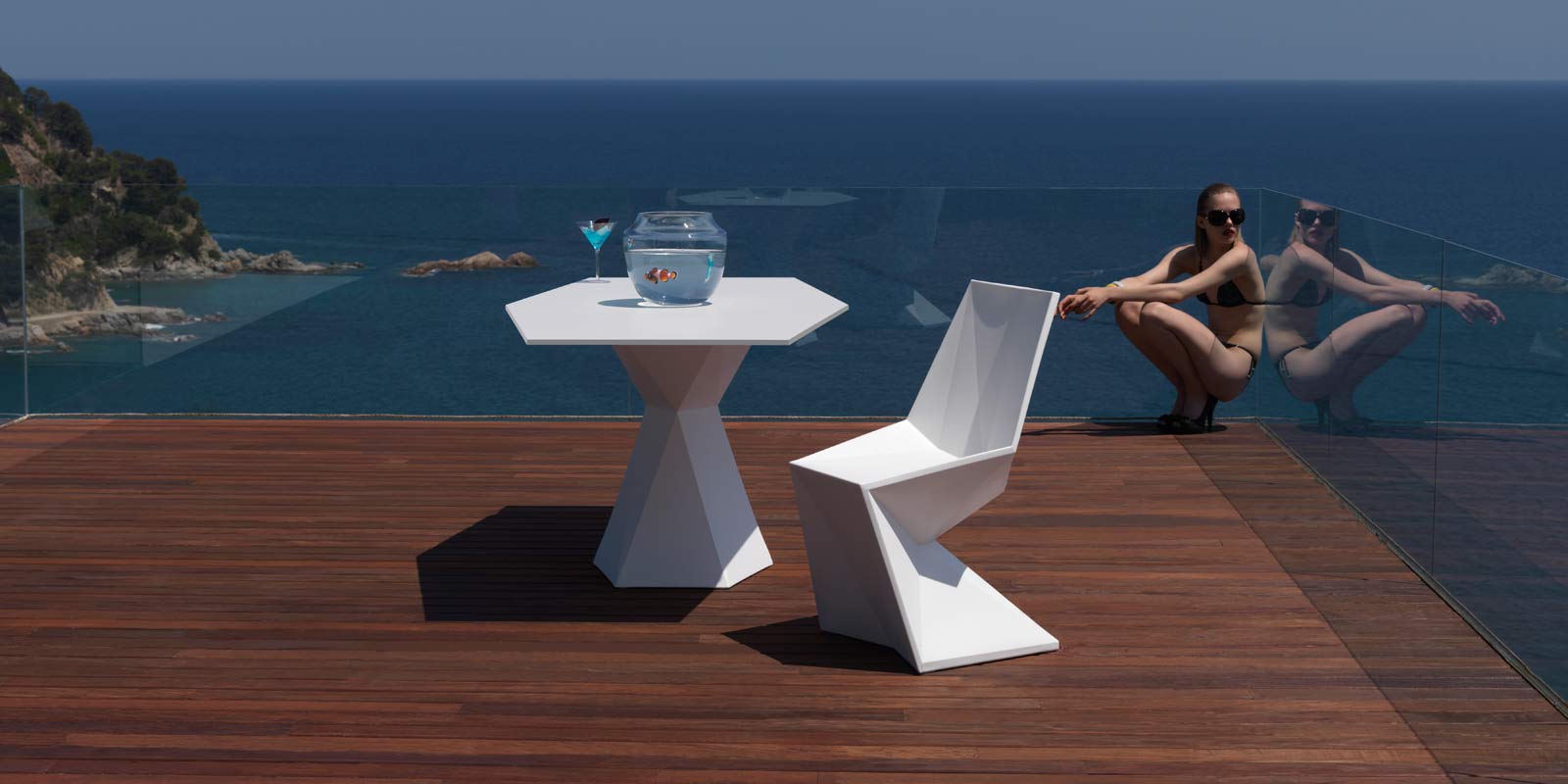 exclusive-outdoor-design-furniture-table-chair-vertex-karimrashid-vondom (3).jpg